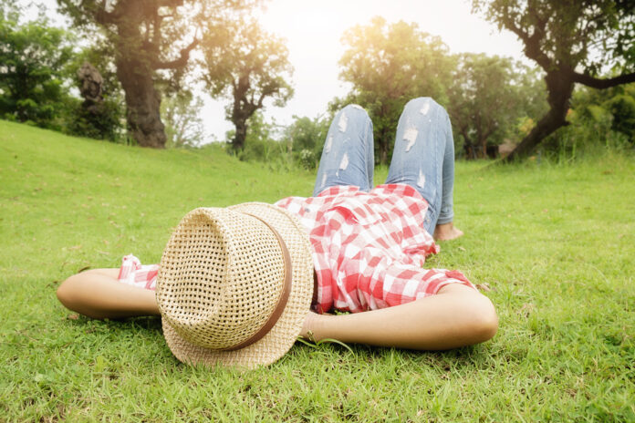 independent-people-life-meditation-women-joy