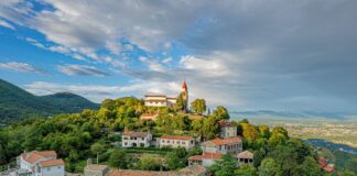 Április Opatijába a tavasz, a művészet, a rekreáció és a kiemelkedő rendezvények találkozását hozza